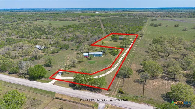 a view of an outdoor space