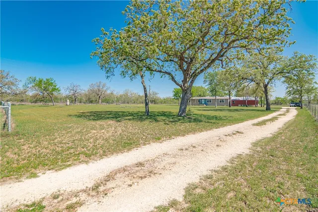 $1,625 | 2105 Farm To Market Road 1104, Kingsbury, TX 78638
