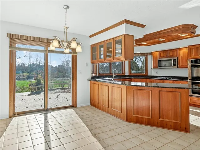 $3,750 | 9 Glen Valley Drive, Penfield, NY 14526