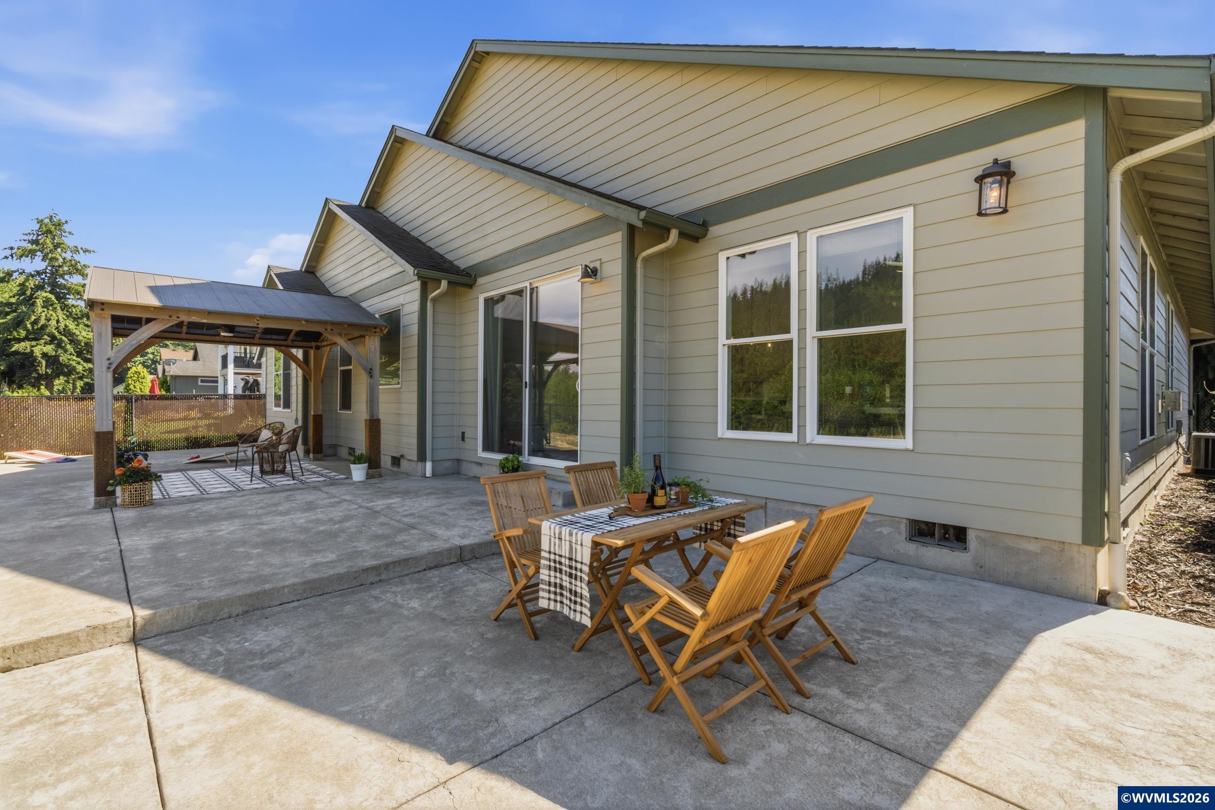 2301 Robbins Way Lebanon, OR 97355 - Photo 33 of 46