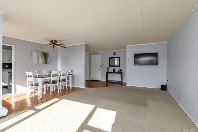 $349,999 | 100 Clinton Avenue, Unit 4M, Mineola, NY 11501