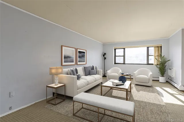 $349,999 | 100 Clinton Avenue, Unit 4M, Mineola, NY 11501