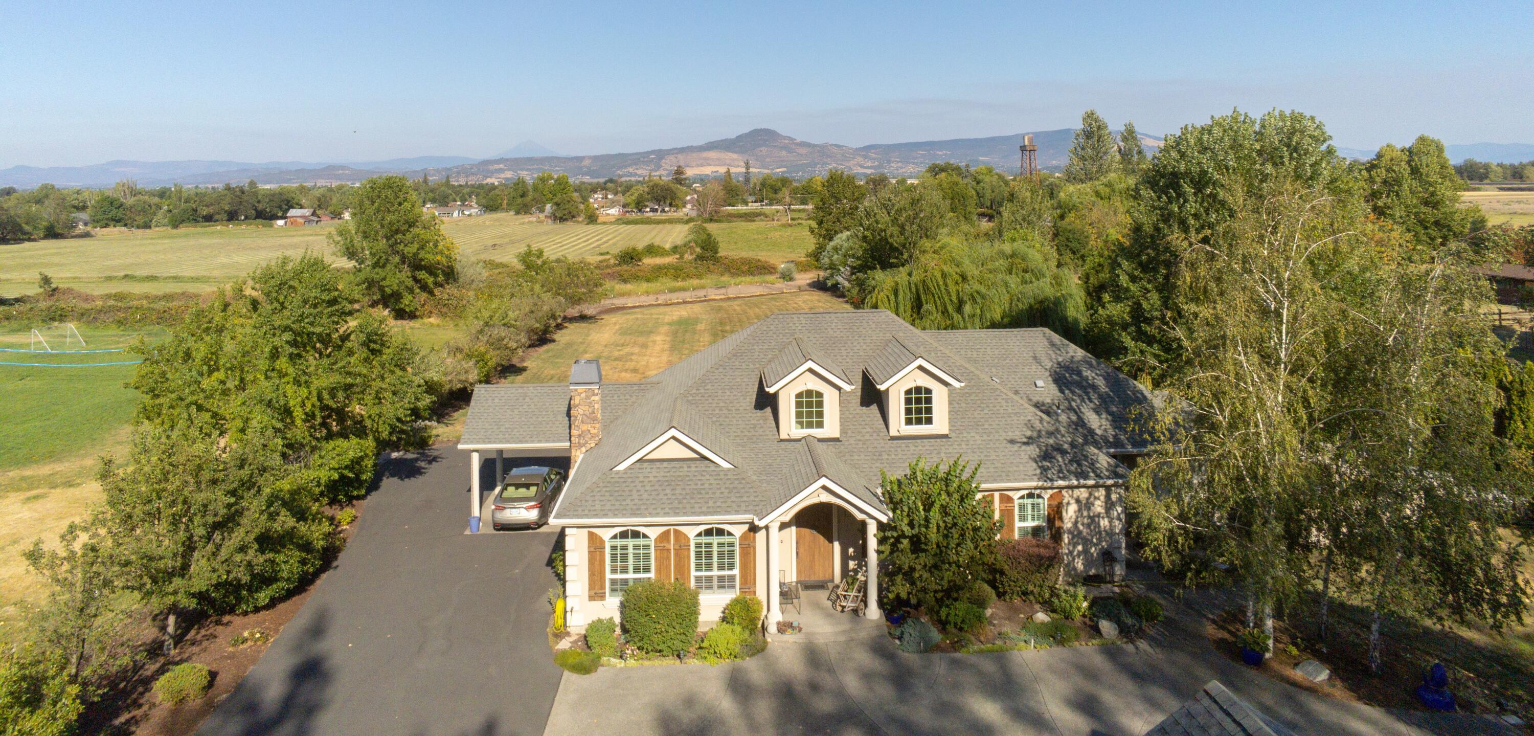 2994 Freeland Road Central Point, OR 97502 - Photo 63 of 66 Front