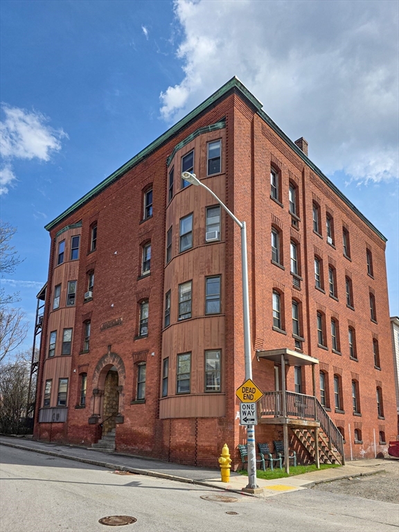 29 William Street, Unit 22 Worcester, MA 01609 - Photo 14 of 14 a front view of a building