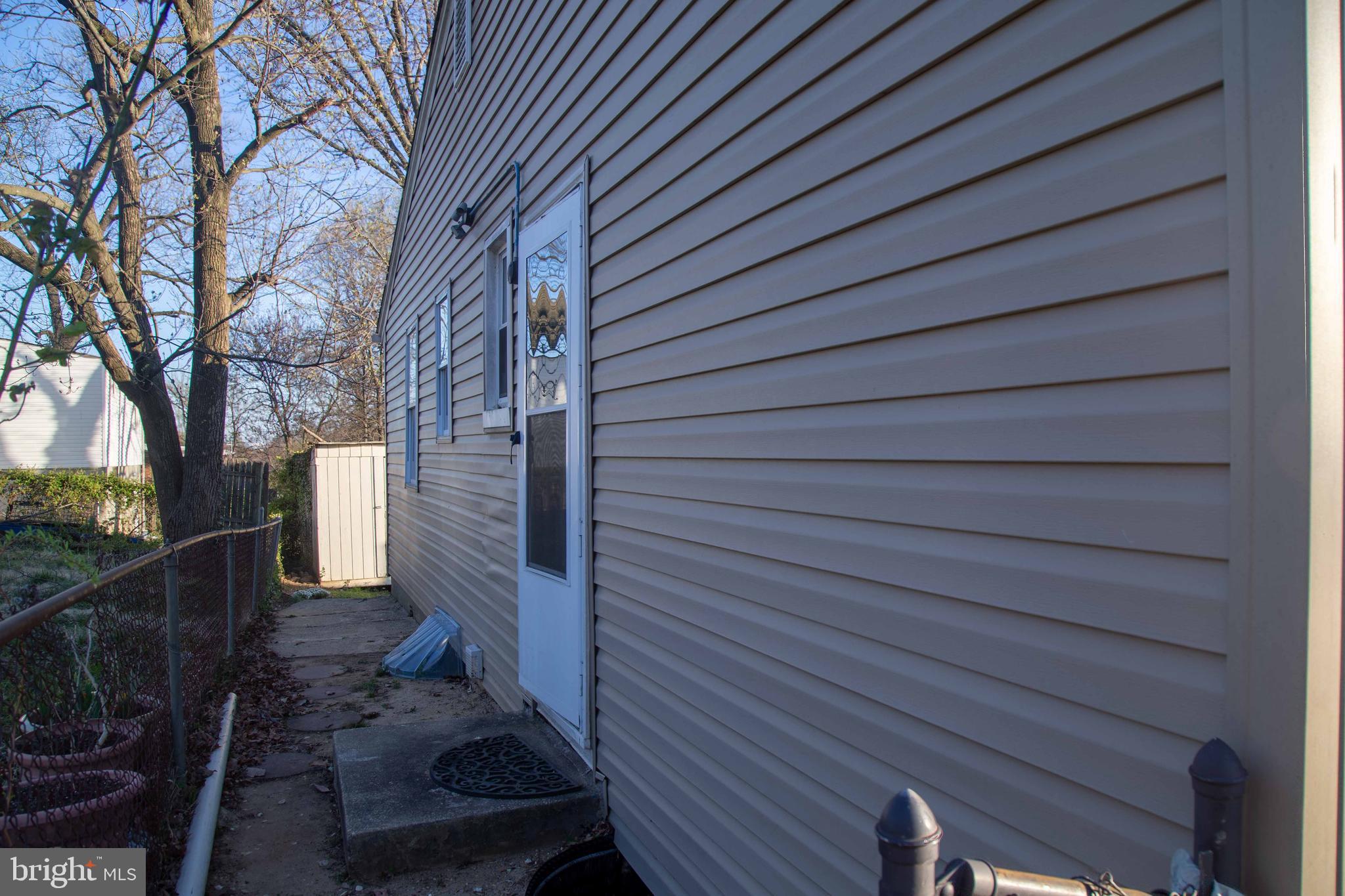6207 Osborn Road Landover, MD 20785 - Photo 6 of 32 Exterior Side of home