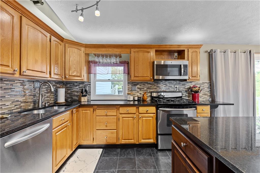 103 Summit Ridge Drive Bridgeville, PA 15017 - Photo 14 of 33 Gallery Image 14