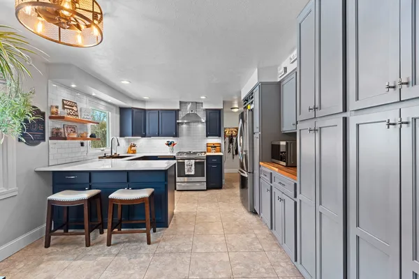 $444,900 | 2709 Summerset Circle, Suamico, WI 54173