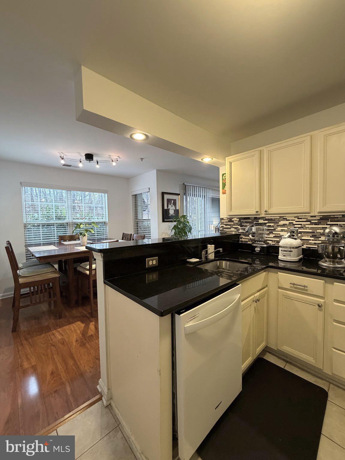 111 Timberbrook Lane, Unit 104 Gaithersburg, MD 20878 - Photo 18 of 35