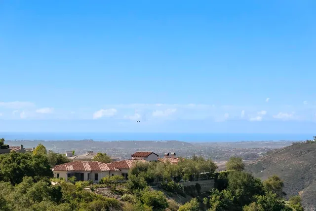 $4,350,000 | 18320 Via Ambiente, Rancho Santa Fe, CA 92067