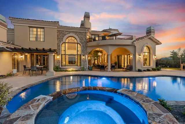 $4,350,000 | 18320 Via Ambiente, Rancho Santa Fe, CA 92067