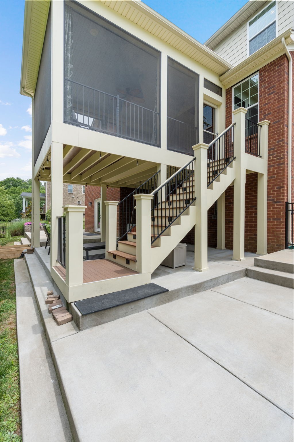 121 Stream Valley Boulevard Franklin, TN 37064 - Photo 43 of 60 a view of a white building with a large window
