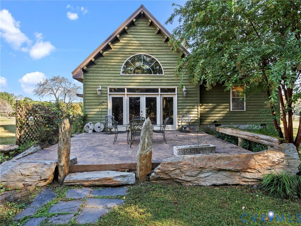 1024 Back Mountain Road Dillwyn, VA 23936 - Photo 61 of 70 a front view of a house with garden