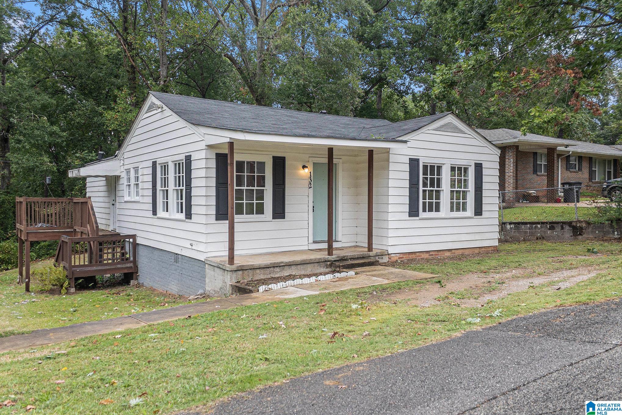 132 Sunset Drive Bessemer, AL 35023 - Photo 3 of 19