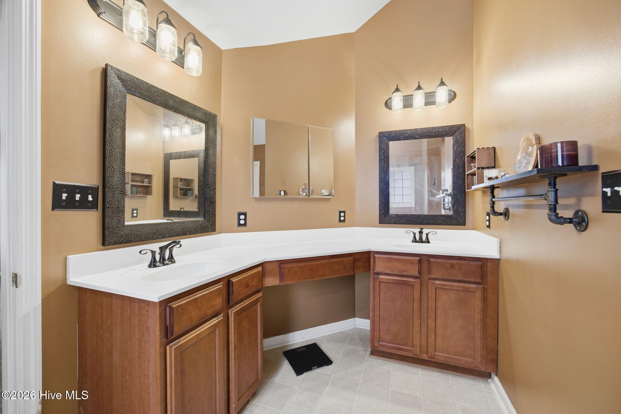 205 Middle Ridge Drive Hubert, NC 28539 - Photo 22 of 47 Primary bath