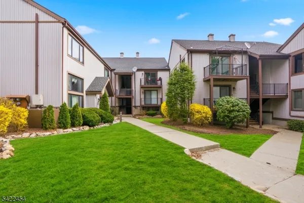 $269,000 | 15276 Aspen Court, Unit 276, Stanhope, NJ 07874