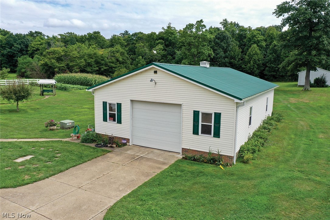 23555 Buck Road Alliance, OH 44601 - Photo 5 of 14