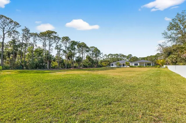 a view of an ocean and a mountain view