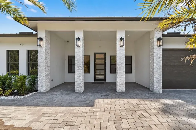 a view of a entrance door of the house