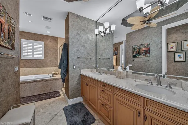 $1,225,000 | 580 Avellino Isles Circle, Unit 201, Naples, FL 34119