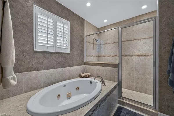 $1,225,000 | 580 Avellino Isles Circle, Unit 201, Naples, FL 34119