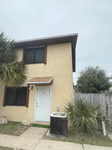 $1,900 | 710 Legion Drive, Unit D5, Destin, FL 32541