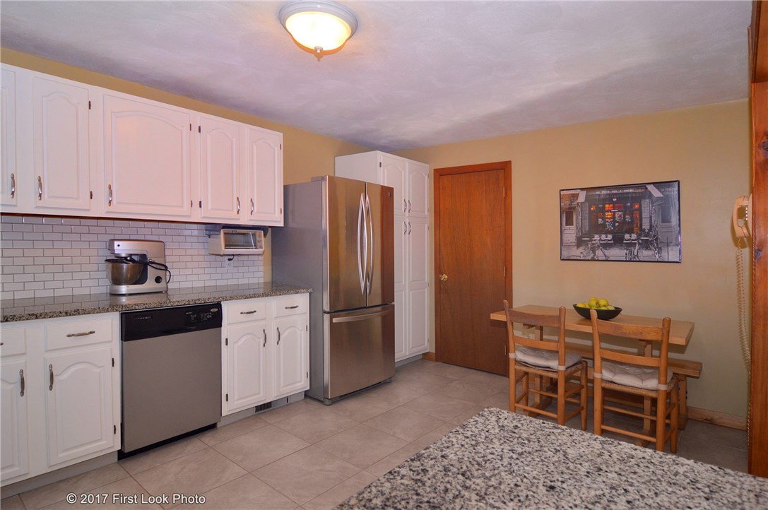15 Briarwood Road Glocester, RI 02857 - Photo 8 of 25