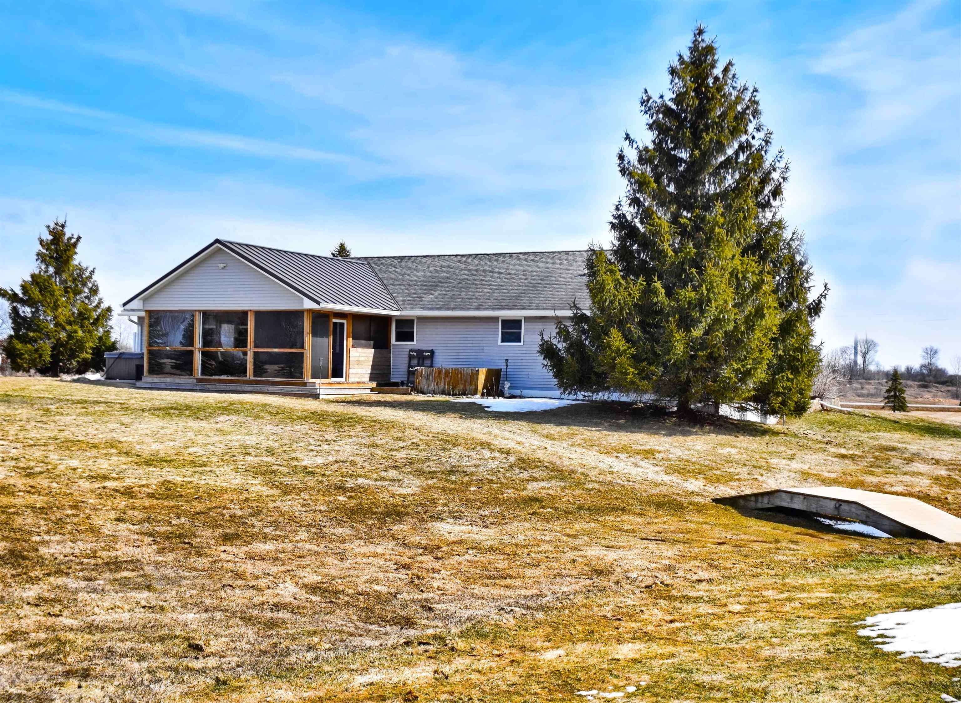 1647 North Lincoln Road Mount Pleasant, MI 48858 - Photo 7 of 56 1909328-6.JPG