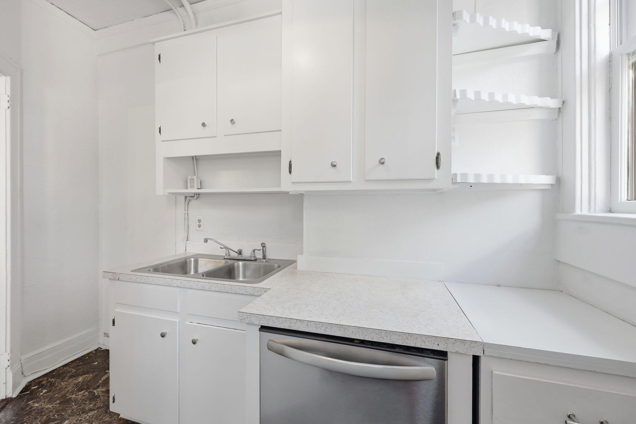 63 Rutledge Avenue, Unit 26 Charleston, SC 29401 - Photo 18 of 33 Kitchen