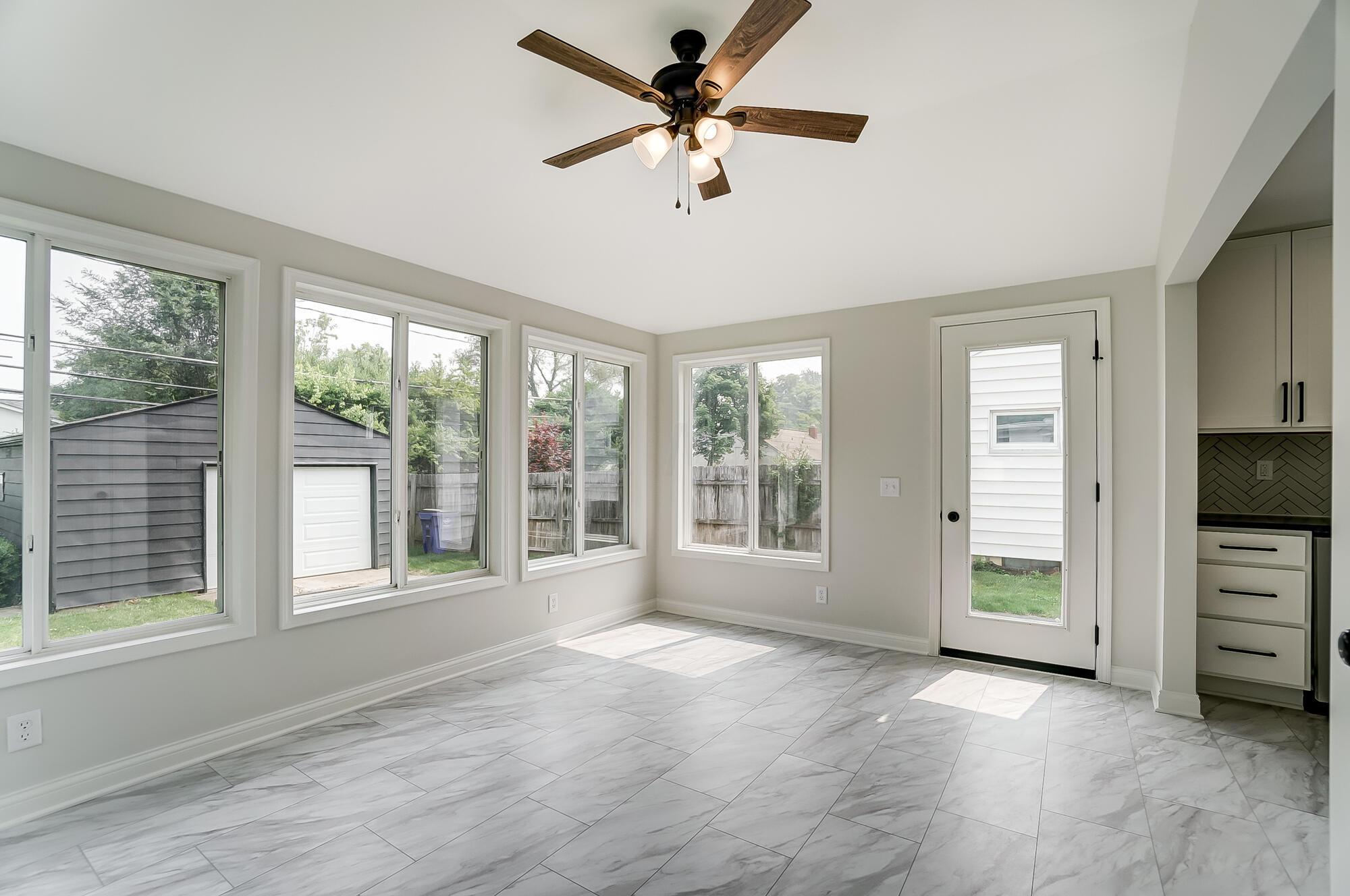 2166 Edgevale Road Columbus, OH 43221 - Photo 10 of 34 013