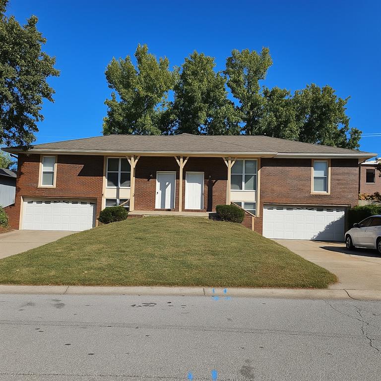 1601-1603 Southwest Sunset Street Blue Springs, MO 64015 - Photo 2 of 11
