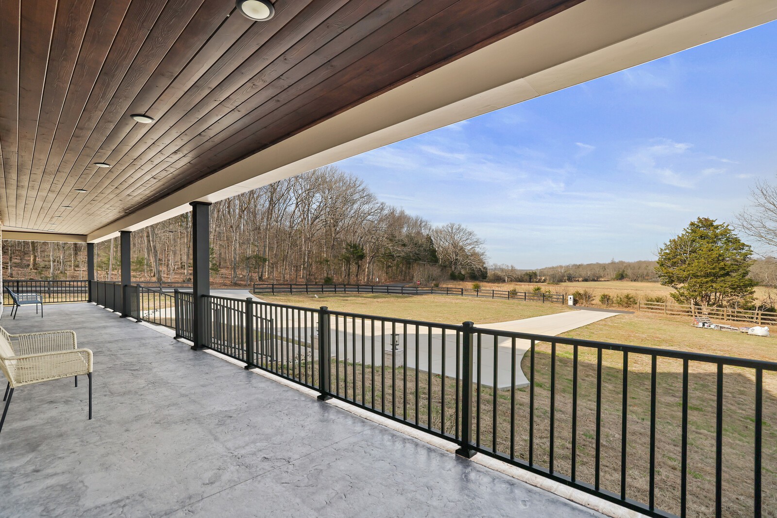 3755 Holmes Gap Road Watertown, TN 37184 - Photo 3 of 71 a view of balcony with city view