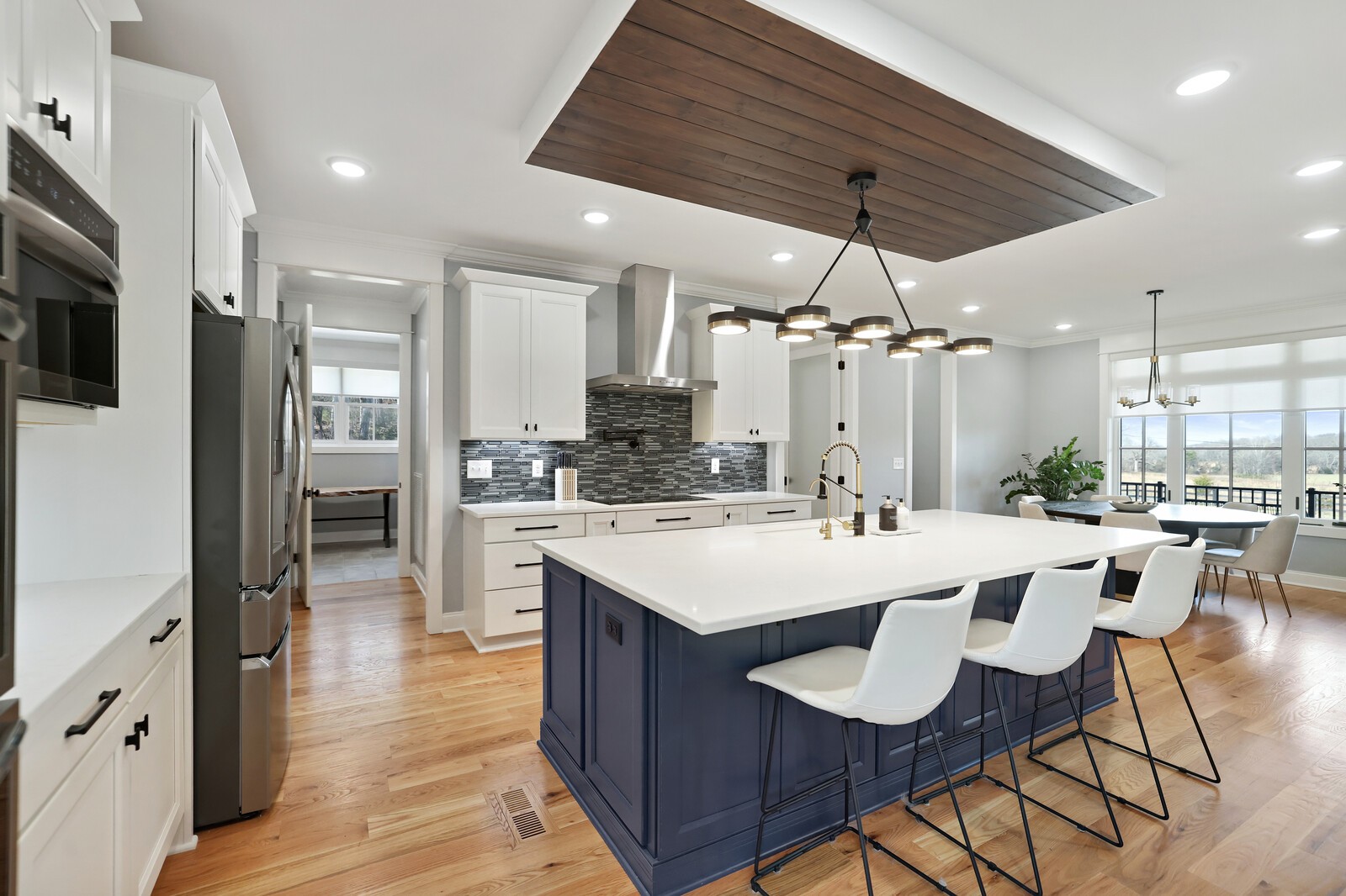 3755 Holmes Gap Road Watertown, TN 37184 - Photo 8 of 71 a large kitchen with a table and chairs