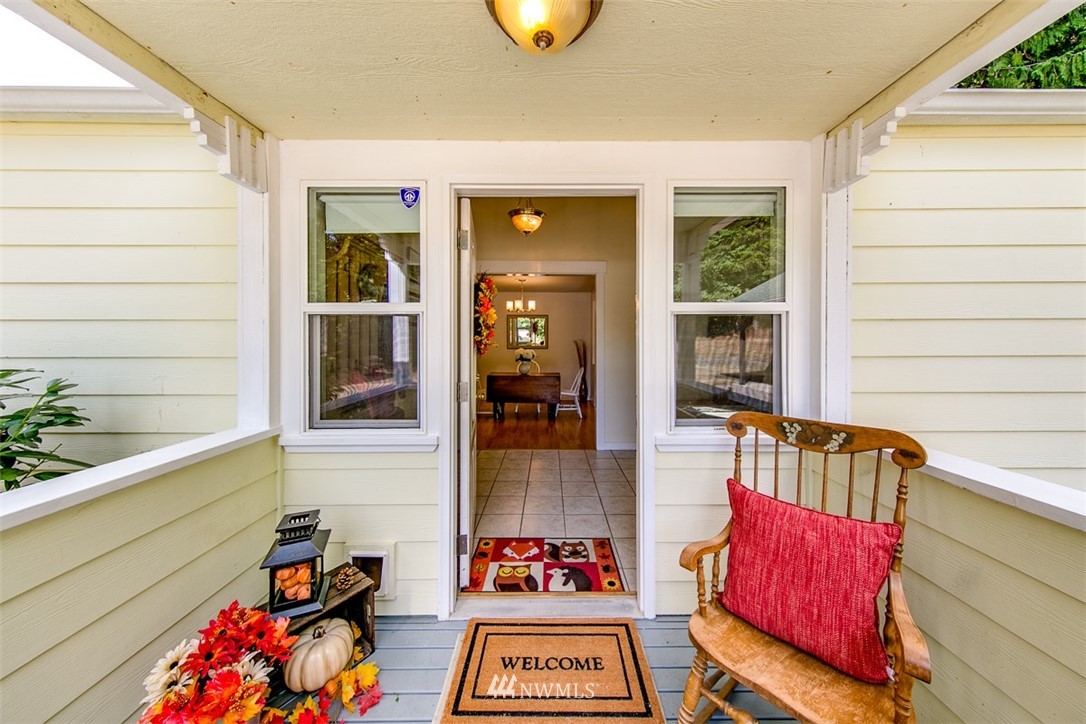 4119 Robinson Road Northeast Bremerton, WA 98310 - Photo 4 of 25 Gallery Image 4