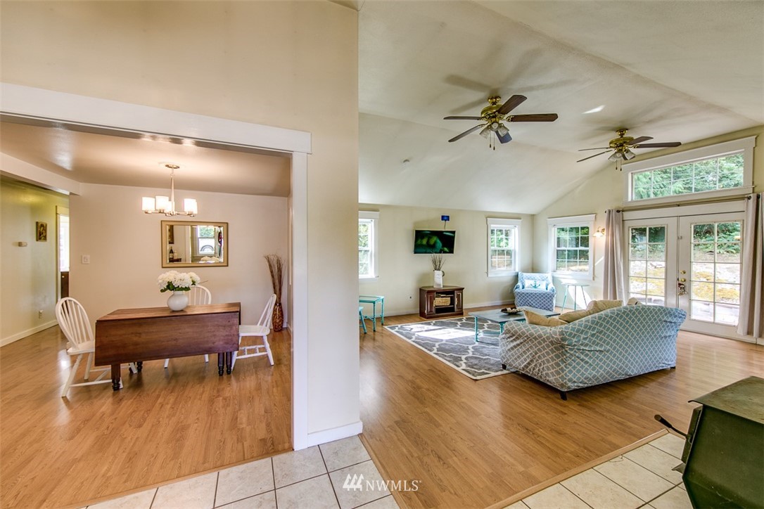 4119 Robinson Road Northeast Bremerton, WA 98310 - Photo 6 of 25 Gallery Image 6