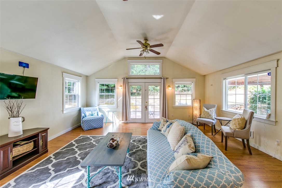 4119 Robinson Road Northeast Bremerton, WA 98310 - Photo 7 of 25 Gallery Image 7
