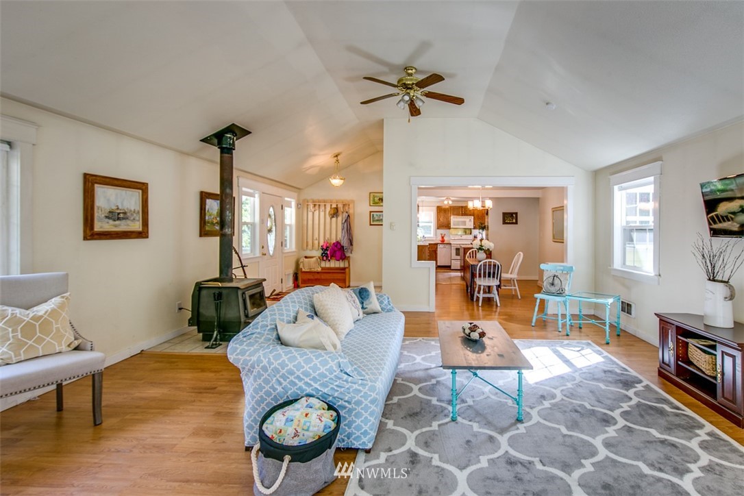 4119 Robinson Road Northeast Bremerton, WA 98310 - Photo 8 of 25 Gallery Image 8
