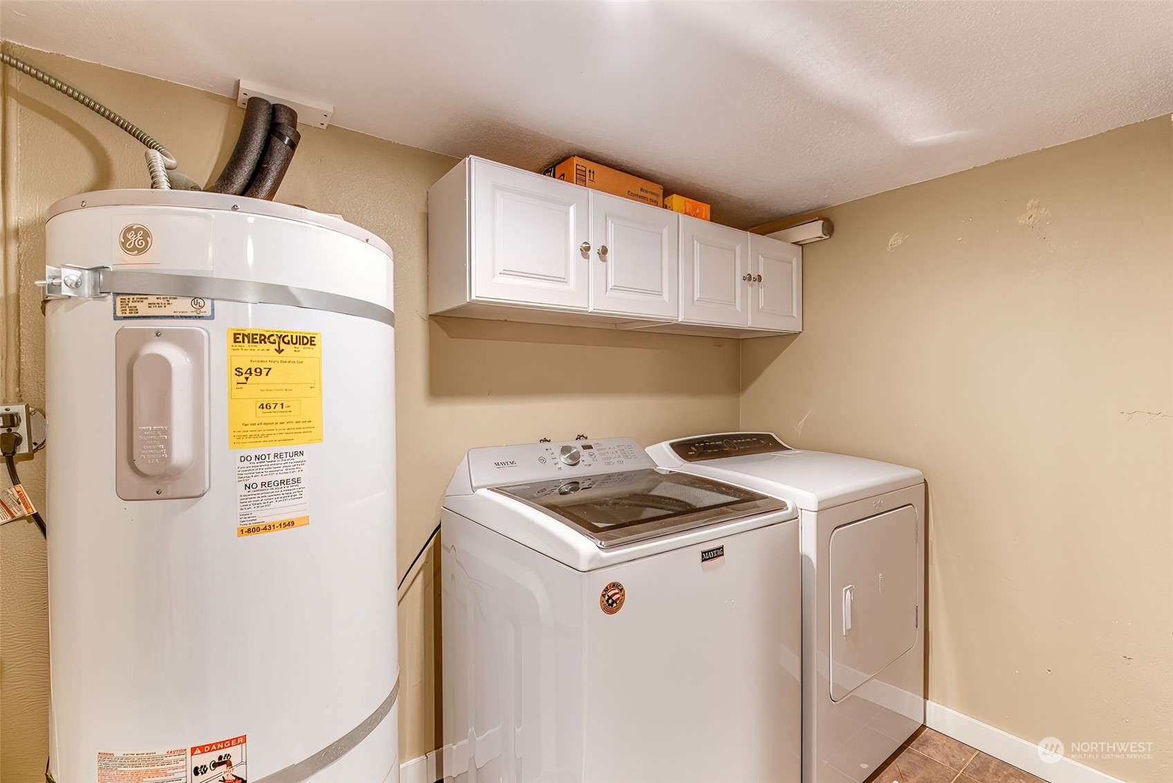 2320 West Castleman Street Longview, WA 98632 - Photo 21 of 36 a utility room with dryer and washer