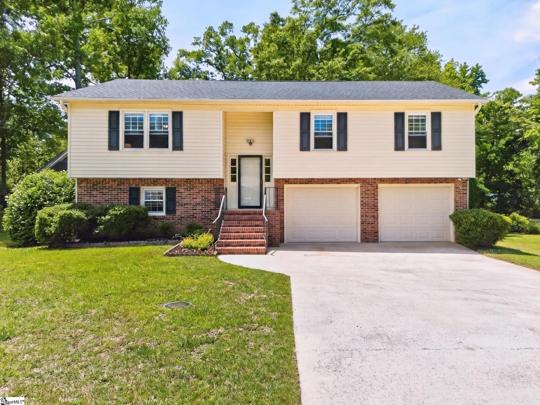 6 Royal Oak Court Greenville, SC 29607 - Photo 1 of 50