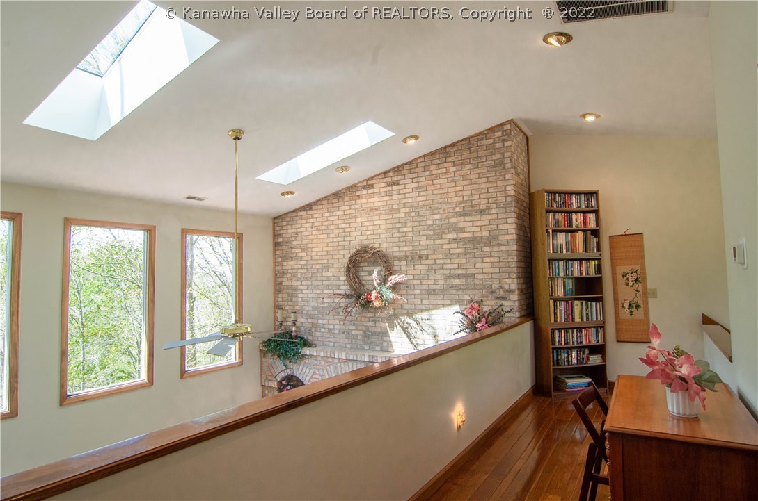 1589 Hampton Road Charleston, WV 25314 - Photo 22 of 29 Gallery Image 22