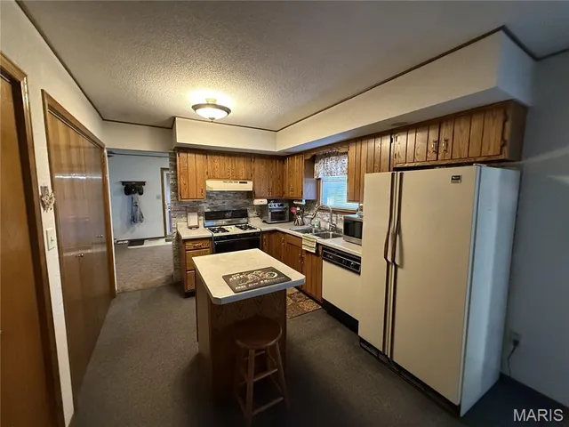 $244,500 | 1458 North Carlyle Road, Vandalia, IL 62471