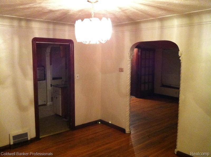 5800 Audubon Road Detroit, MI 48224 - Photo 4 of 17 dining room