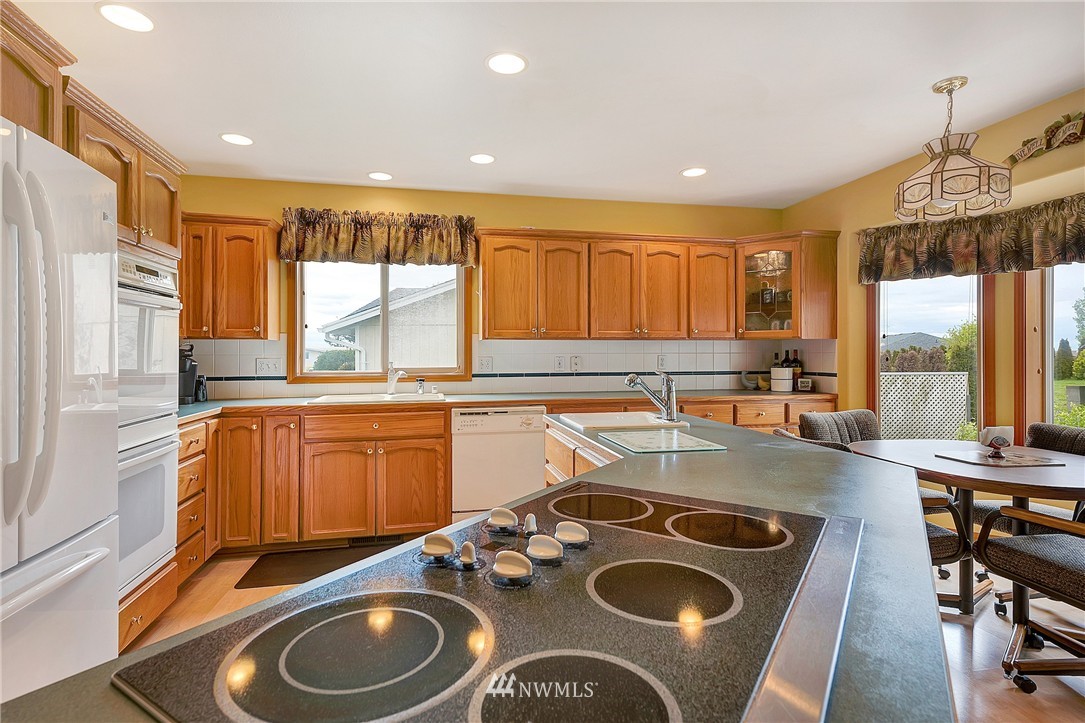 8045 Niska Road Birch Bay, WA 98230 - Photo 11 of 24 Gallery Image 11