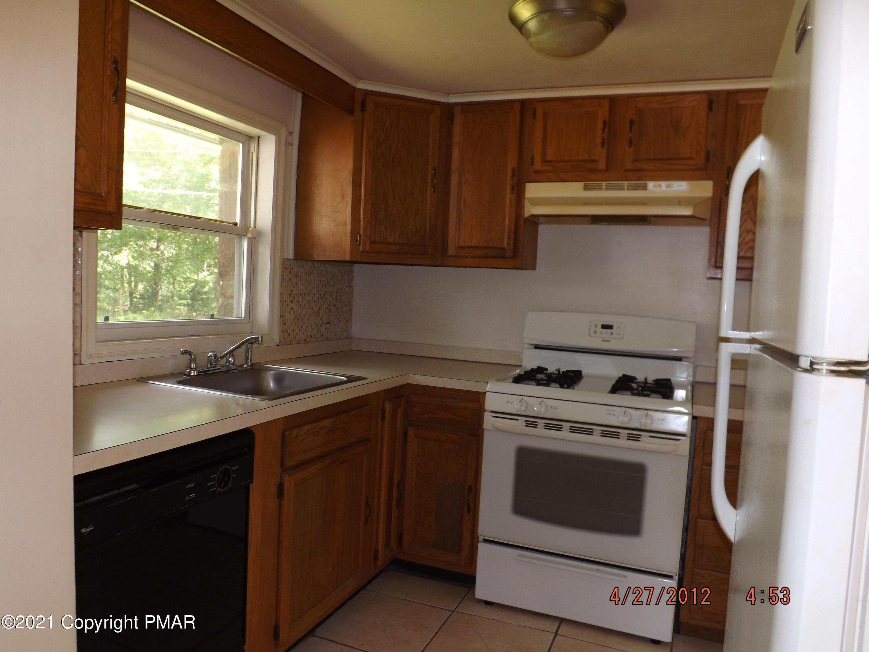 353 Preacher Hill Road Cresco, PA 18326 - Photo 4 of 25 DSCF2246