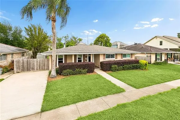 $2,800 | 1437 Ocean Drive, Metairie, LA 70005