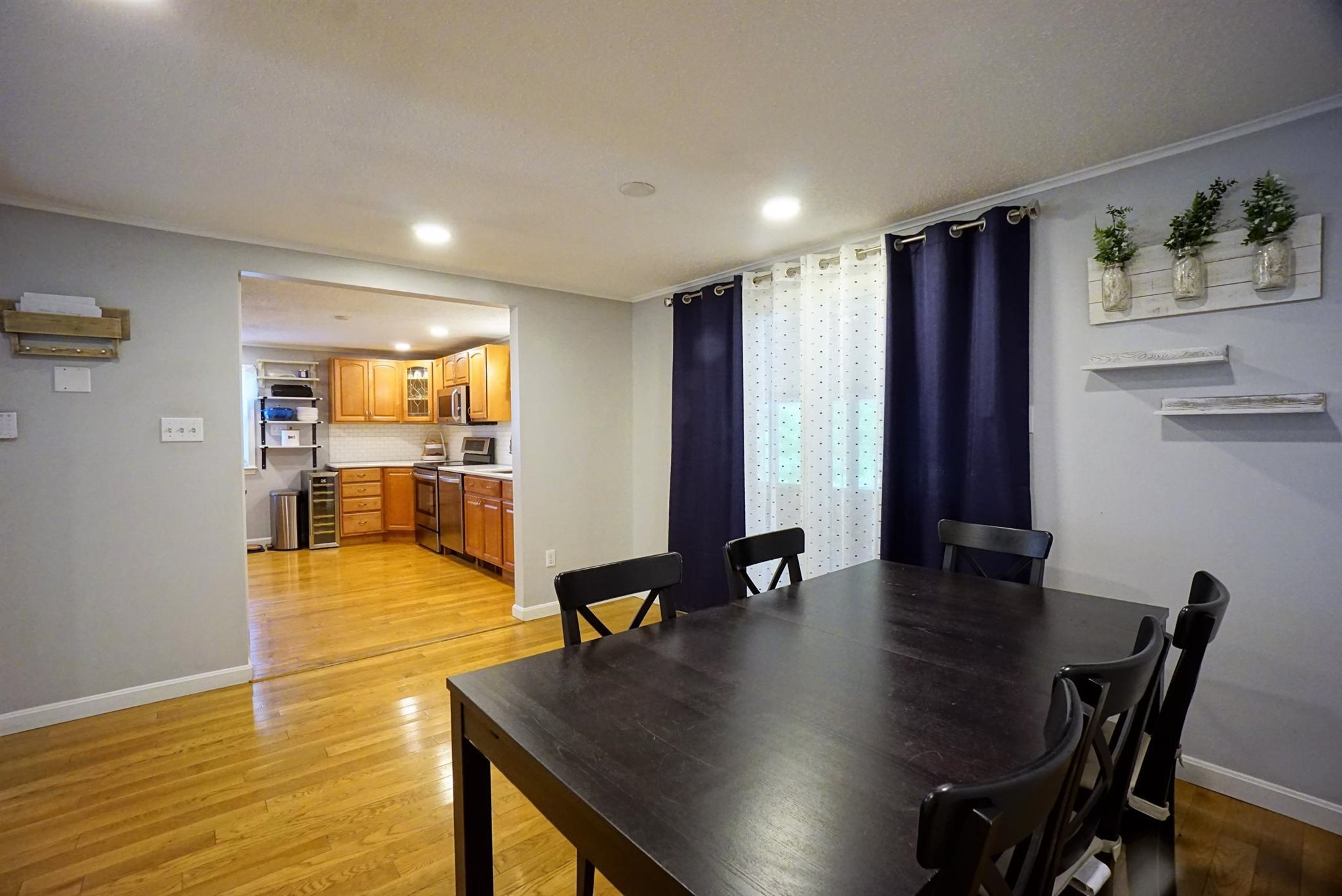 534 South Mammoth Road Manchester, NH 03109 - Photo 8 of 28