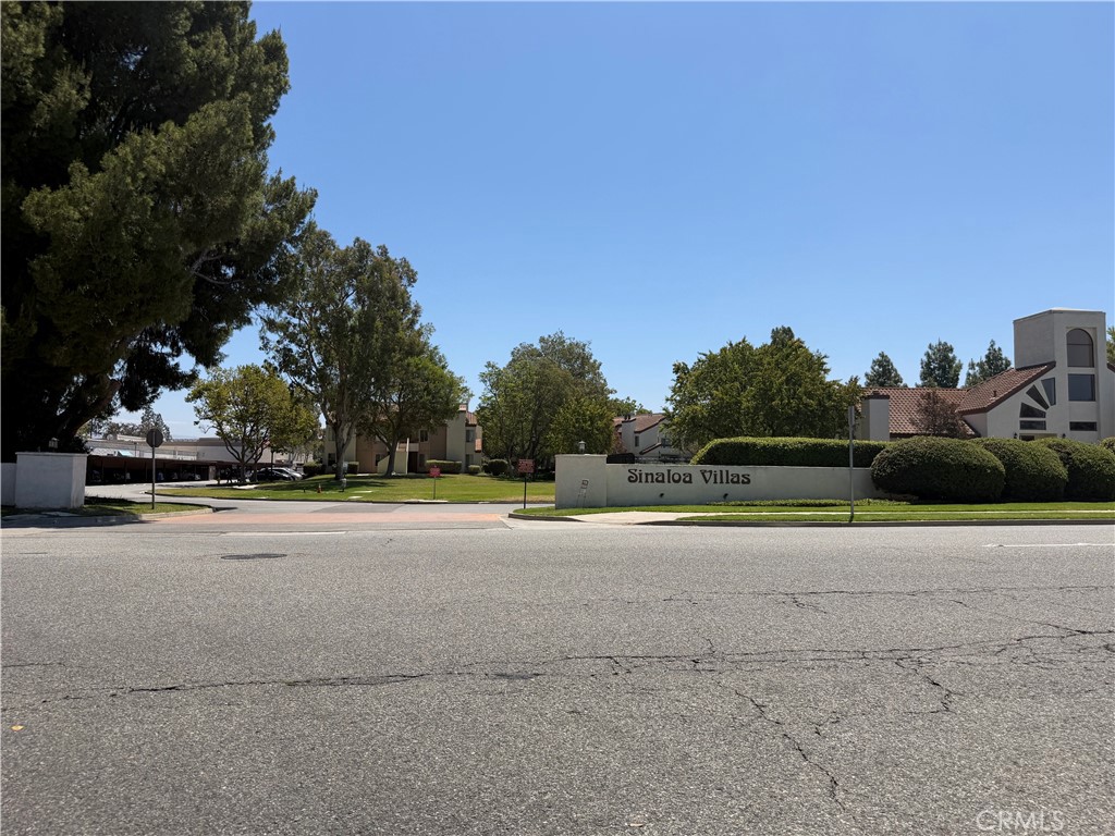 1712 Sinaloa Road, Unit 105 Simi Valley, CA 93065 - Photo 3 of 34