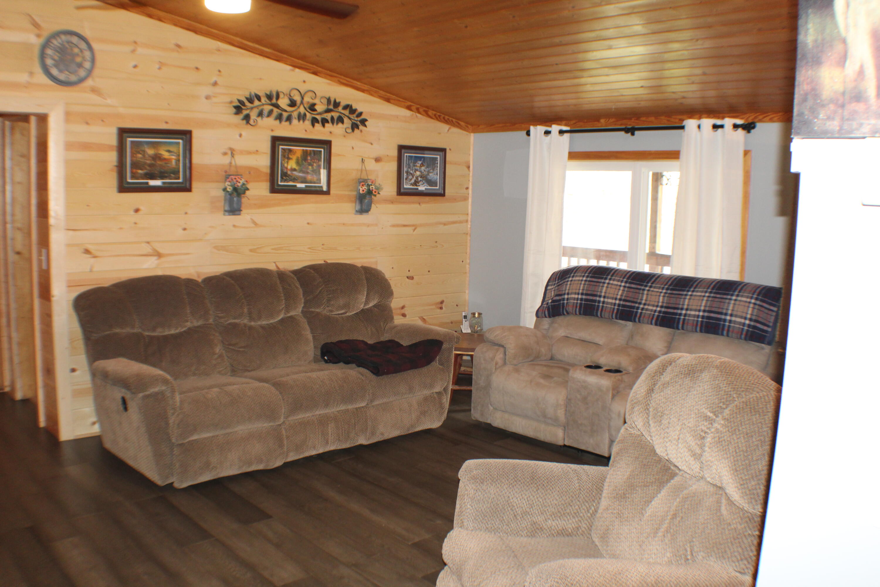 178 Thompson Road Hillsboro, WV 24946 - Photo 13 of 32 Gallery Image 13