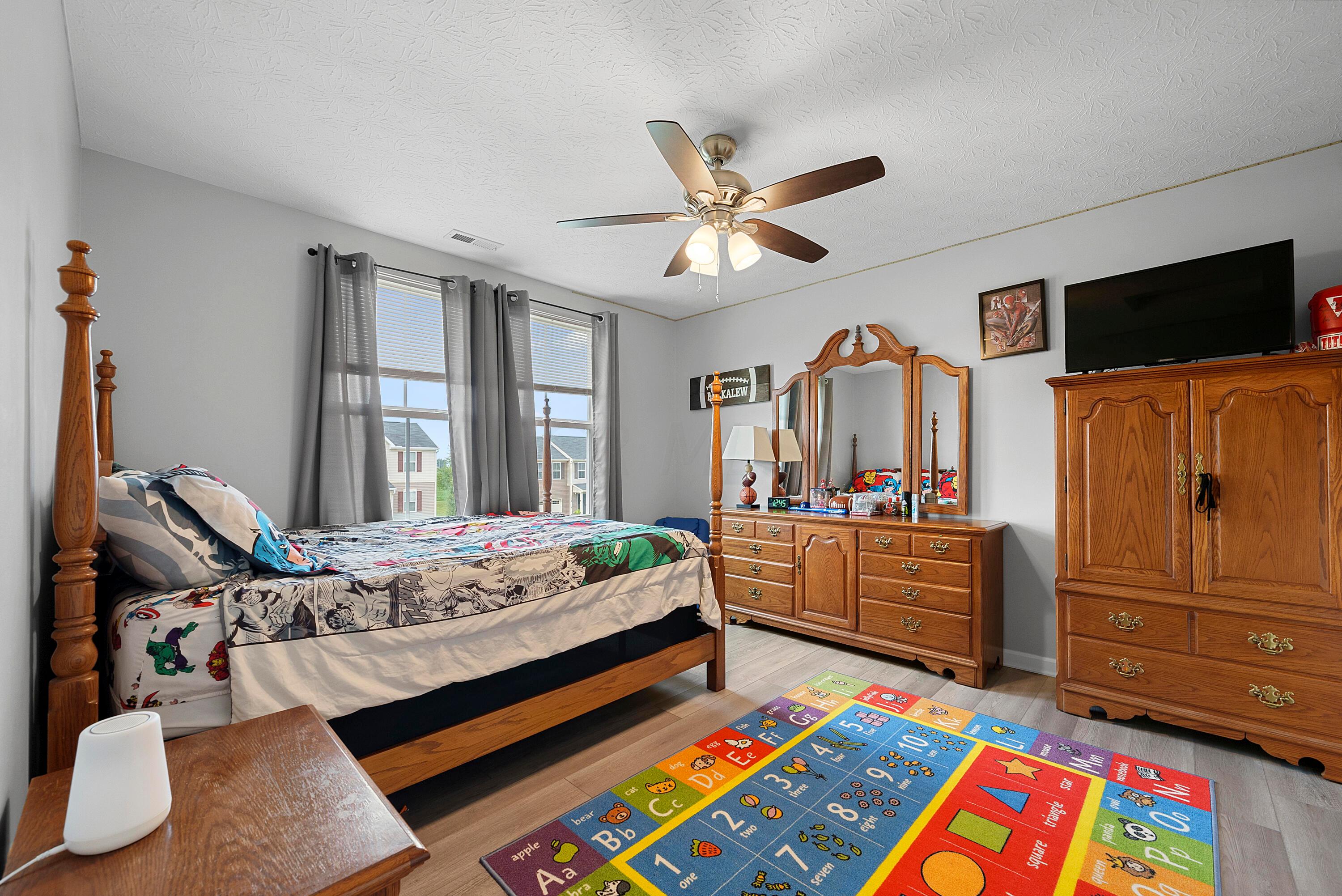 1072 Sun Ridge Street Lancaster, OH 43130 - Photo 29 of 49 Bedroom 3