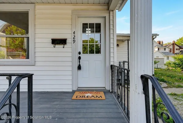 $189,000 | 429 Traviss Alley, Peckville, PA 18452