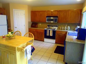 1902 Strawberry Ridge Drive Ballwin, MO 63021 - Photo 5 of 16 Gallery Image 5